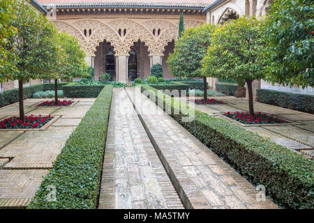 arch, Aljaferia Palace, Zaragoza, Spain Stock Photo - Alamy