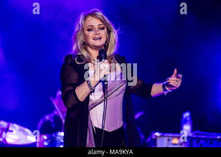 Wetzlar, Germany. 30th Mar, 2018. Bonnie Tyler, Welsh rock singer, 40 Years It's A Heartache Tour 2018, concert at Rittal-Arena Wetzlar, best-of set with her 70's and 80's hits like 'It's a heartache', 'Lost in France', 'Total Eclipse of the Heart' oder 'Holding Out for a Hero'. Credit: Christian Lademann Stock Photo