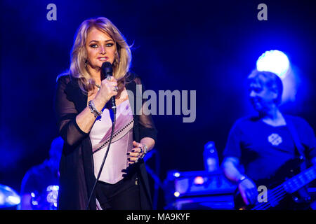 Wetzlar, Germany. 30th Mar, 2018. Bonnie Tyler, Welsh rock singer, 40 Years It's A Heartache Tour 2018, concert at Rittal-Arena Wetzlar, best-of set with her 70's and 80's hits like 'It's a heartache', 'Lost in France', 'Total Eclipse of the Heart' oder 'Holding Out for a Hero'. Credit: Christian Lademann Stock Photo