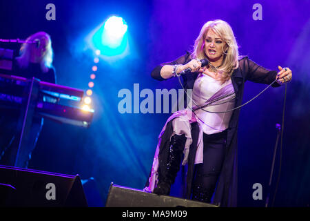 Wetzlar, Germany. 30th Mar, 2018. Bonnie Tyler, Welsh rock singer, 40 Years It's A Heartache Tour 2018, concert at Rittal-Arena Wetzlar, best-of set with her 70's and 80's hits like 'It's a heartache', 'Lost in France', 'Total Eclipse of the Heart' oder 'Holding Out for a Hero'. Credit: Christian Lademann Stock Photo