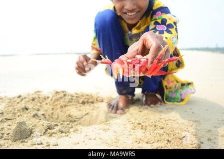 Mandarmani , West Bengal, India. 30th March 2018. Red Crab at Mandarmani. Primarily at confluence of Jalda river at Bay of Bengal known as Mohana.s Credit: Rupa Ghosh/Alamy Live News. Stock Photo