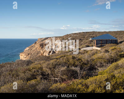 Viewing seats and boardwalk along the coastal cliffs of Kalbarri National Park, Western Australia Stock Photo