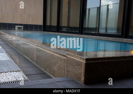 Outdoor onsen at the Candeo Hotel in Osaka Stock Photo