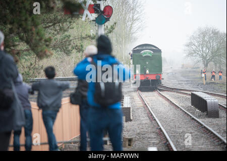 Broadway Station, Broadway, Worcestershire, UK. 30th March 2018.  A steam train carry members of the public departed from Broadway Station in the Cots Stock Photo