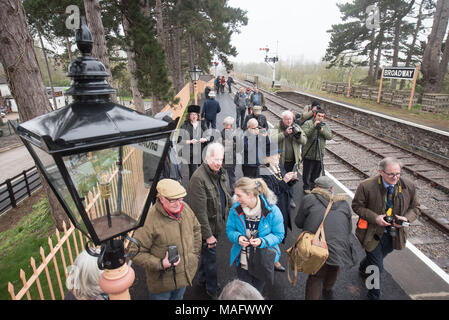 Broadway Station, Broadway, Worcestershire, UK. 30th March 2018.  A steam train carry members of the public departed from Broadway Station in the Cots Stock Photo