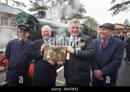 Broadway Station, Broadway, Worcestershire, UK. 30th March 2018.  A steam train carry members of the public departed from Broadway Station in the Cots Stock Photo