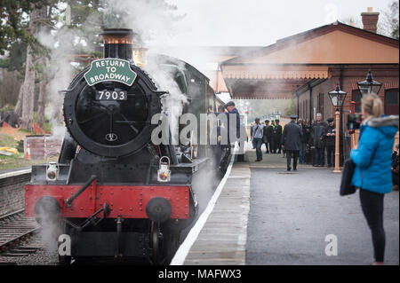 Broadway Station, Broadway, Worcestershire, UK. 30th March 2018.  A steam train carry members of the public departed from Broadway Station in the Cots Stock Photo