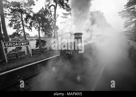 Broadway Station, Broadway, Worcestershire, UK. 30th March 2018.  A steam train carry members of the public departed from Broadway Station in the Cots Stock Photo