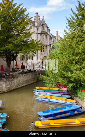 Moored punts on the river Cherwell in Oxford, Oxfordshire, South East England, UK Stock Photo