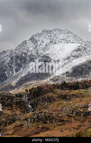Snow capped Tryfan mountain in winter, Snowdonia, North Wales Stock Photo