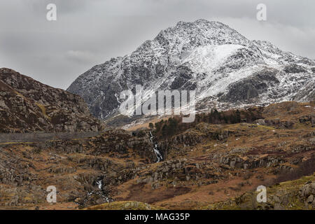 Snow capped Tryfan mountain in winter, Snowdonia, North Wales Stock Photo