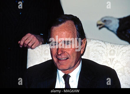 Washington, DC. 1-3-1985 Vice President George H.W. Bush shakes hands ...