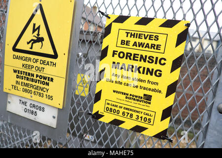 Warning sign theft thieves notice danger Stock Photo - Alamy