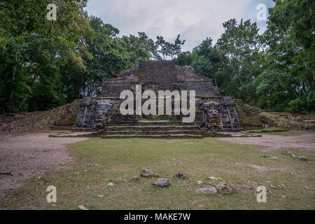 The Mayan ruins of Lamanai. Die Maya-Ruinen von Lamanai. Stock Photo