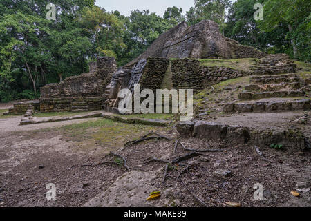 The Mayan ruins of Lamanai. Die Maya-Ruinen von Lamanai. Stock Photo