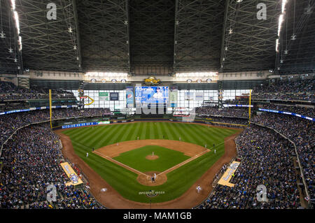 Photo: Brewers manager Craig Counsell Visits Pitching Mound - PIT2023070130  