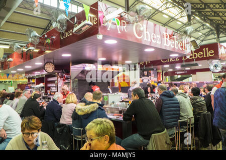 Chez Bebelle,food,stall,Indoor,inside,interior,Market,Les Halles,near,Canal de la Robine,in,centre,of,Narbonne,South,of,France,French,Europe,European, Stock Photo