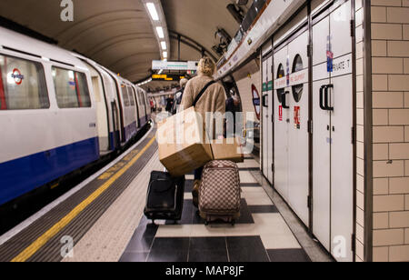 borough underground station southwark london Stock Photo: 89252448 - Alamy