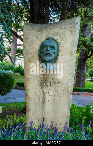 A bust of Vincent Van Gogh in the Jardin d'Ete Stock Photo