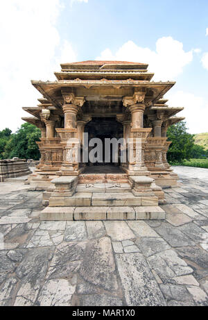 Saas-Bahu temple | Varun Shiv Kapur | Flickr