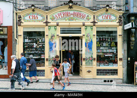 A Pérola do Bolhão grocery store, Porto, Norte Region, Portugal Stock Photo