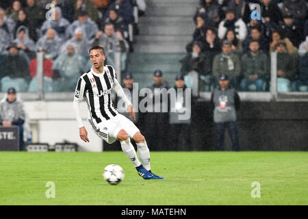 Turin, Italy. 3rd Apr, 2018. Juventus player  during the UEFA Champions League quarter-finals 1st leg football match between Juventus FC and Real Madrid CF at Allianz Stadium on 03 April, 2018 in Turin, Italy. Credit: Antonio Polia/Alamy Live News Stock Photo