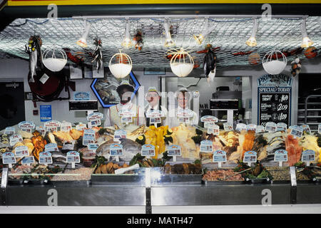 Supermarket fish and seafood counter. England, UK, Circa 1980s Stock Photo