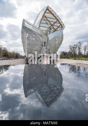 France,  Paris -   1 April 2018:  Fondation Louis Vuitton designed by Frank Gehry Stock Photo