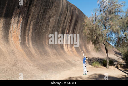 Spectacular Wave Rock, famous place in the outback of Western Australia ...