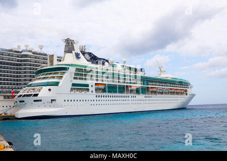 Cruise ships docked at key west florida Stock Photo - Alamy
