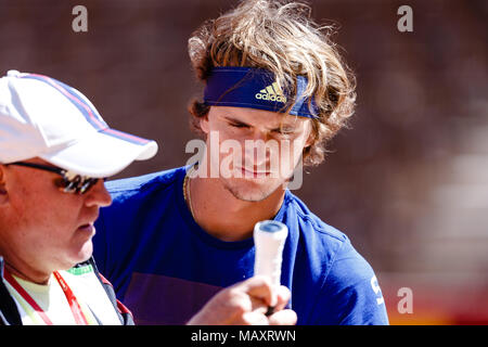 Valencia, Spain. 4th April, 2018. German tennis player Alexander Zverev during a practice session before the Davis Cup Quarterfinal match between Spain and Germany at the Plaza de Torros. Credit: Frank Molter/Alamy Live News Stock Photo