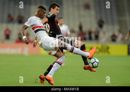 Curitiba, Brazil. 04th Apr, 2018. Arboleda and Pablo during Atletico PR x São Paulo FC, match for the 4th phase of the Brazil Cup, held at the Arena da Baixada in Curitiba, PR. Credit: Reinaldo Reginato/FotoArena/Alamy Live News Stock Photo