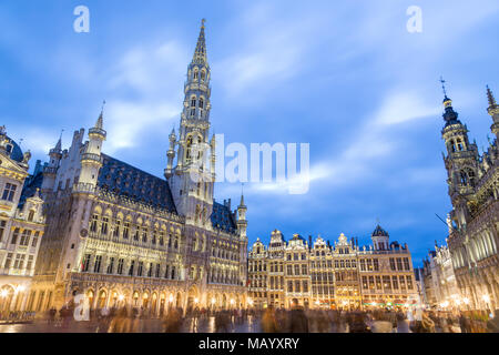 City Hall Hotel de Ville and baroque facade houses at the Grand-Place Grote Markt, Brussels, Belgium Stock Photo
