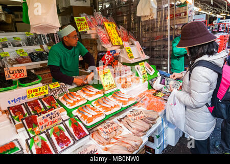 Japan, Hoshu, Tokyo, Ueno, Ameyoko Shopping Street, Seafood Store Stock Photo