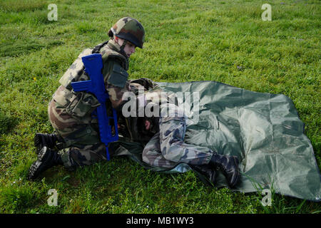 Aspirants military Physicians attend 'Ressac drill, Bron, France Stock Photo