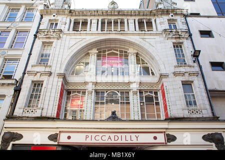 The frontage of Piccadilly arcade on New Street, Birmingham, UK