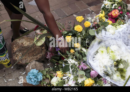 April 4, 2018 - Johannesburg, Sowet - Gauteng, South Africa - Members of the ANC WOMEN'S LEAGUE march and lay down flowers at WINNIE MANDELA'S house. (Credit Image: © Stefan Kleinowitz via ZUMA Wire) Stock Photo