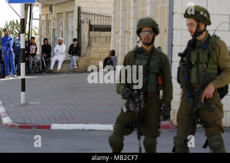 Hebron, West Bank, Palestinian Territory. 6th Apr, 2018. Stock Photo