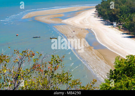 Khao Sam Roi Yot National Park (near Hua Hin) - tourists disembark from boats to the beach being on their way to Phraya Nakhon Cave Stock Photo