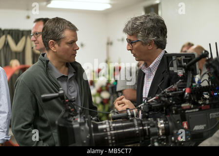 RELEASE DATE: December 22, 2017 TITLE: Downsizing STUDIO: Paramount Pictures DIRECTOR: Alexander Payne PLOT: A social satire in which a guy realizes he would have a better life if he were to shrink himself. STARRING: Matt Damon and Director Alexander Payne on set. (Credit Image: © Paramount Pictures/Entertainment Pictures) Stock Photo