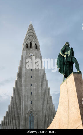 Reykjavik, Iceland. The church of Hallgrímskirkja is the city's most famous landmark.Outside it is a statue of Leif Erikson, discoverer of N. America Stock Photo