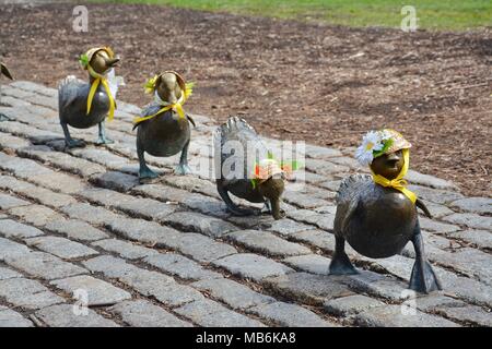 The iconic Make Way For Ducklings Statue in the Boston Public Garden, Boston, Massachusetts, USA Stock Photo