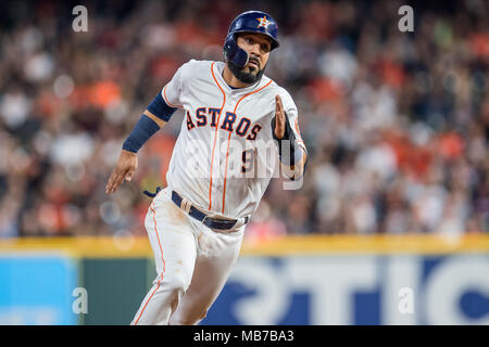 Houston Astros' Marwin Gonzalez runs to first base with an RBI-single ...