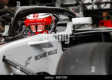 MAGNUSSEN Kevin (dnk), Haas F1 Team VF-18 Ferrari, action during 2018 Formula 1 FIA world championship, Bahrain Grand Prix, at Sakhir from April 5 to 8 | usage worldwide Stock Photo