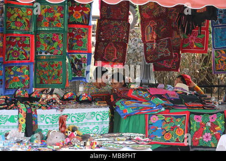 Women selling 'Molas' in Casco Viejo Panama Stock Photo