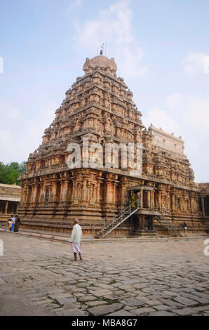 Outer view of Airavatesvara Temple. Darasuram, Kumbakonam, Tamil Nadu, India. Hindu temple of Tamil architecture, built by Rajaraja Chola II in the 12 Stock Photo