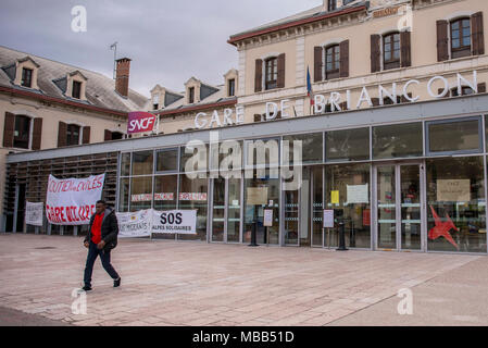 April 9, 2018 - Briancon, France-April 9, 2018: Migrants Border France Italy, Briancon train station occupied by migrants and social centers to accommodate undocumented migrants in France. Credit: Stefano Guidi/ZUMA Wire/Alamy Live News Stock Photo