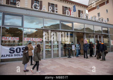 April 9, 2018 - Briancon, France-April 9, 2018: Migrants Border France Italy, Briancon train station occupied by migrants and social centers to accommodate undocumented migrants in France. Credit: Stefano Guidi/ZUMA Wire/Alamy Live News Stock Photo