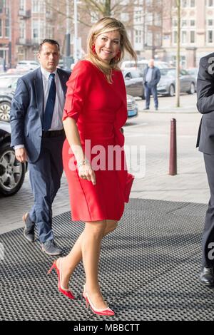 Amsterdam, Netherlands. 10th Apr, 2018. Queen Máxima of The Netherlands arrives at the Koninklijk Concertgebouw in Amsterdam, on April 10, 2018, for a work-visit to the Koninklijk Concertgebouw Orkest, the Queen is patroness of the orchestra Credit: Albert Nieboer/Netherlands OUT/Point De Vue Out · NO WIRE SERVICE · Credit: Albert Nieboer/Royal Press Europe/RPE/dpa/Alamy Live News Stock Photo