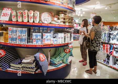 Adult shop in shinjuku tokyo hi res stock photography and images